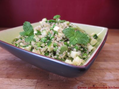 Salade de quinoa aux fèves et aux petits pois