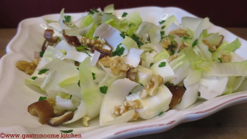 Salade d’endives aux dattes - recette vegan