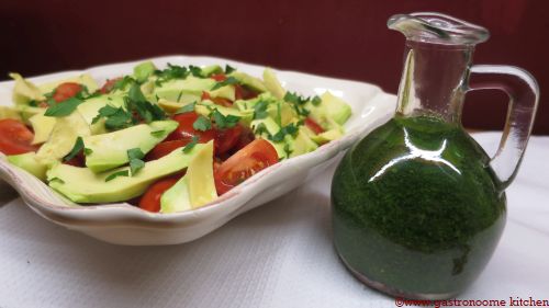 vegan - Salade tomates avocat et huile verte